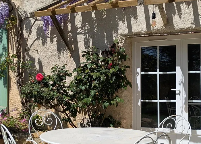 Domaine De Calabel Bed and breakfast *