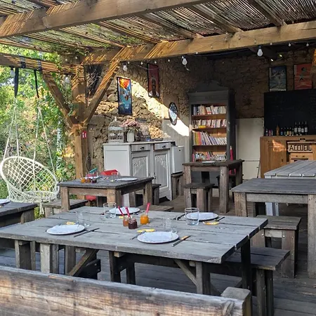 Domaine De Calabel فندق مبيت وإفطار *